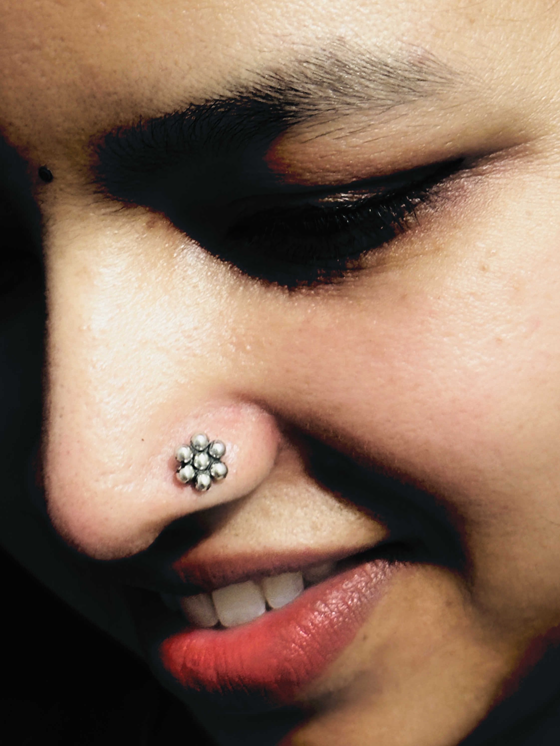 925 Sterling Silver Bugdi Nose pin